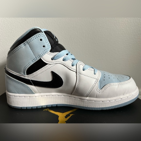 Air Jordan 1 mid SE (GS) - Picture 7 of 12